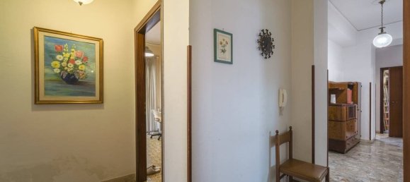 6 bedrooms Apartment in Messina, Italy No. 49908 2
