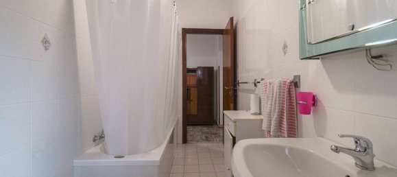 6 bedrooms Apartment in Messina, Italy No. 49908 9
