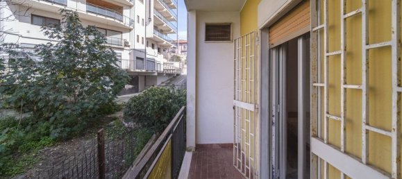 6 bedrooms Apartment in Messina, Italy No. 49908 33