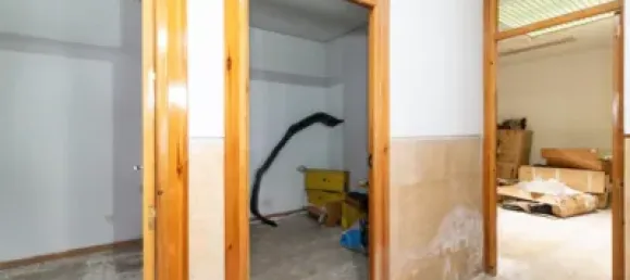 226m² Commercial property in Santa Fe, Spain No. 139461 9