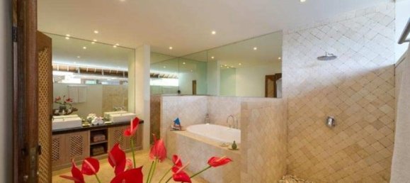 Villa de 6 dormitorios en Candi dasa, Indonesia No. 2887 4