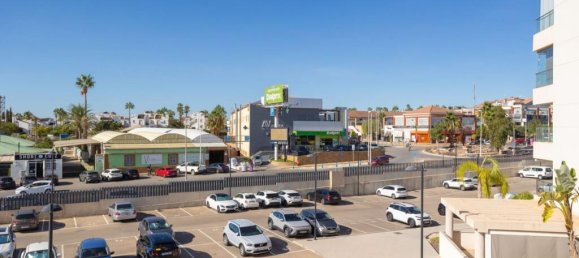 Apartamento de 4 dormitorios en Alicante, Spain No. 185748 13