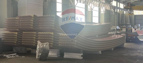 3300m² Warehouse in Bari, Italy No. 63225 2