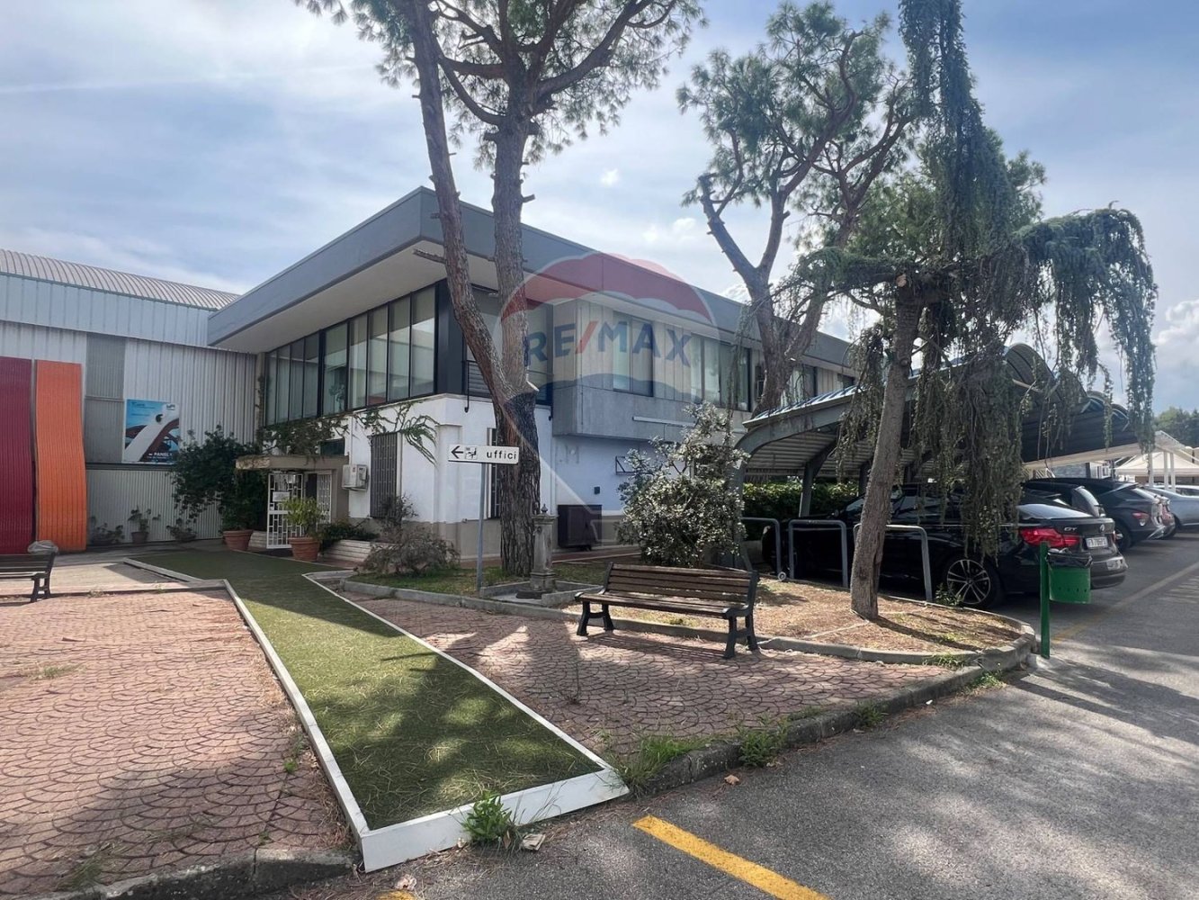 3300m² Warehouse in Bari, Italy No. 63225