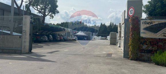 3300m² Warehouse in Bari, Italy No. 63225 4