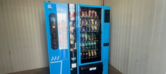 3300m² Warehouse in Bari, Italy No. 63225 10