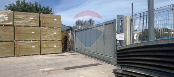 3300m² Warehouse in Bari, Italy No. 63225 5