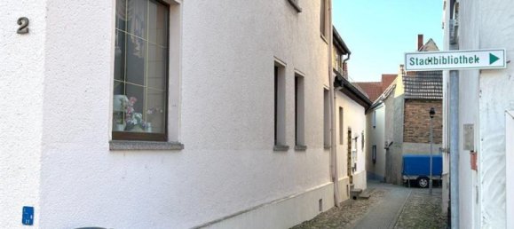 11 rooms Building in Wittenberg, Germany No. 266018 5