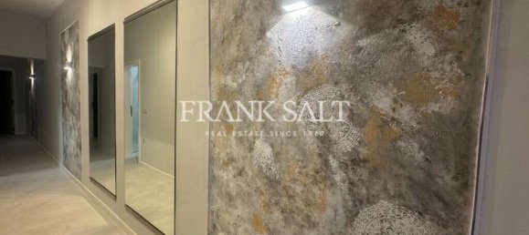 3 bedrooms Apartment in Marsalforn, Malta No. 6129 8