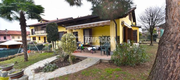 5 rooms House in Volpiano, Italy No. 72271 2