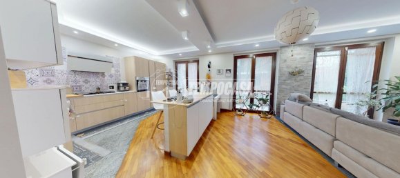 5 rooms House in Volpiano, Italy No. 72271 5