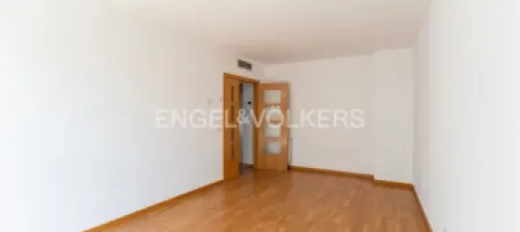 Квартира с 1 спальней в Мадрид, Испания № 178782 2