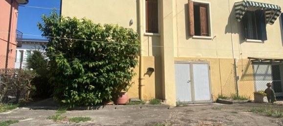 4-salle Villa à Castagnaro, Italy No. 142935 5