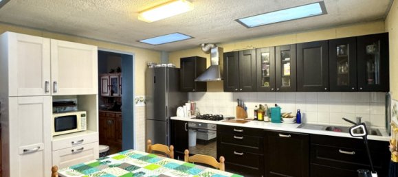 Дом с 5 комнатами в Вервик-Сюд, Франция № 48690 3