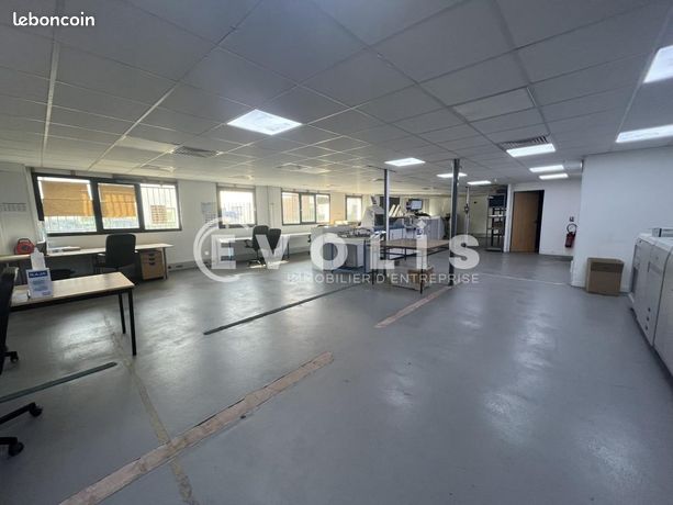 Gewerbliche Immobilie in Neuilly-Plaisance, France 930m², Nr. 314037