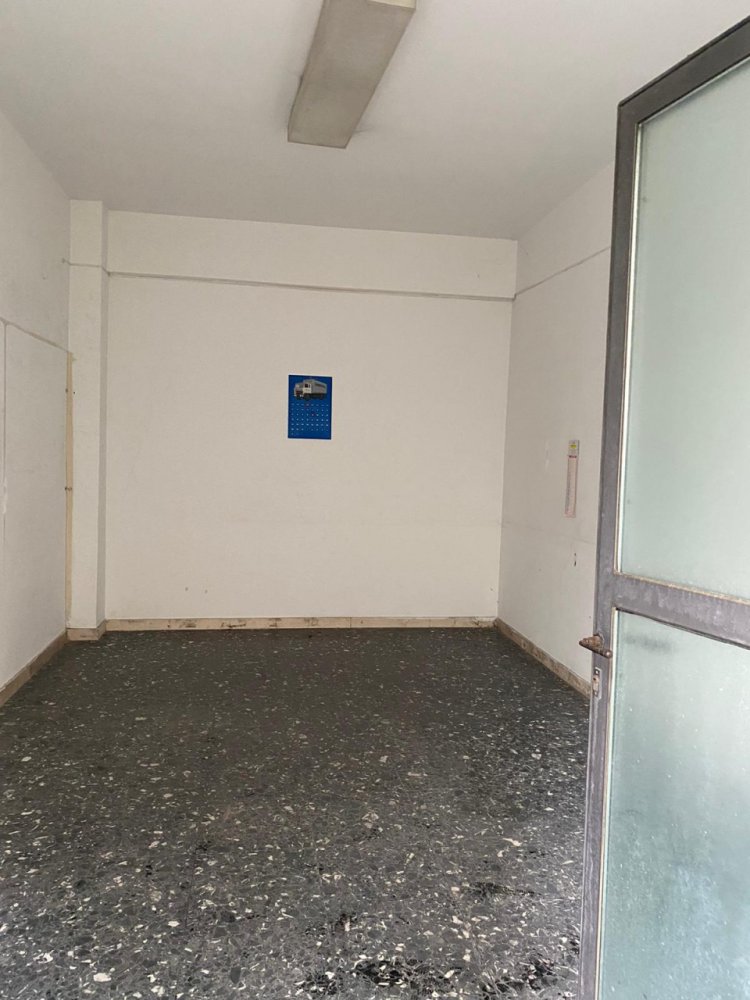 1 room Commercial property in Florence, Italy No. 48372