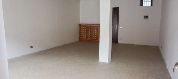 Propriété commerciale à Cislago, Italy 50m² No. 336408 2