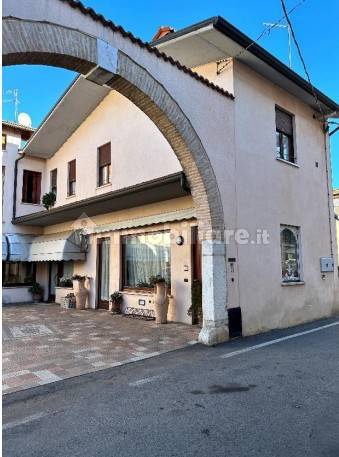 2 bedrooms Building in Chiuppano, Italy No. 305800
