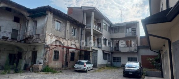 5 bedrooms House in Cologno al Serio, Italy No. 299092 15