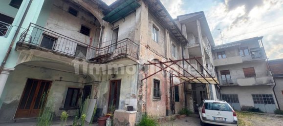 5 bedrooms House in Cologno al Serio, Italy No. 299092 18