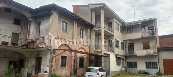 5 bedrooms House in Cologno al Serio, Italy No. 299092 23