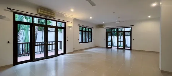 4 dormitorios сasa en alquiler en Thu Duc, Ho Chi Minh, Vietnam № 74740 5
