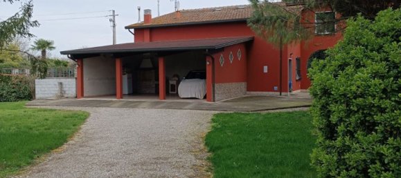 9 rooms House in Riva del Po, Italy No. 254571 3