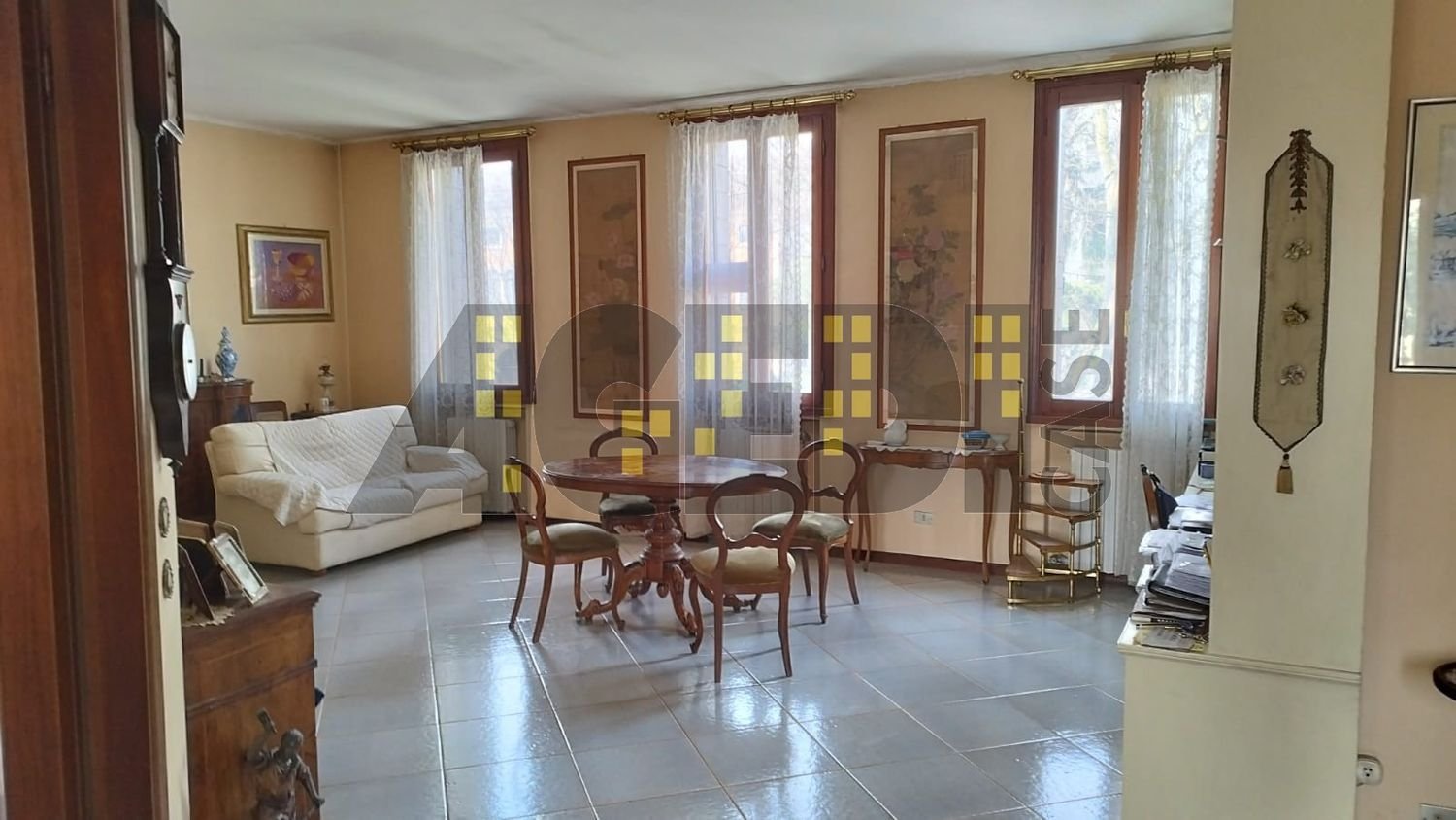 Apartamento de 5 dormitorios en Padua, Italy No. 332227