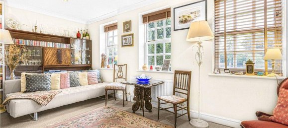 4 bedrooms House in Surrey, United Kingdom No. 8562 12