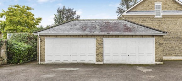 4 bedrooms House in Surrey, United Kingdom No. 8562 19