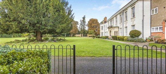 4 bedrooms House in Surrey, United Kingdom No. 8562 18