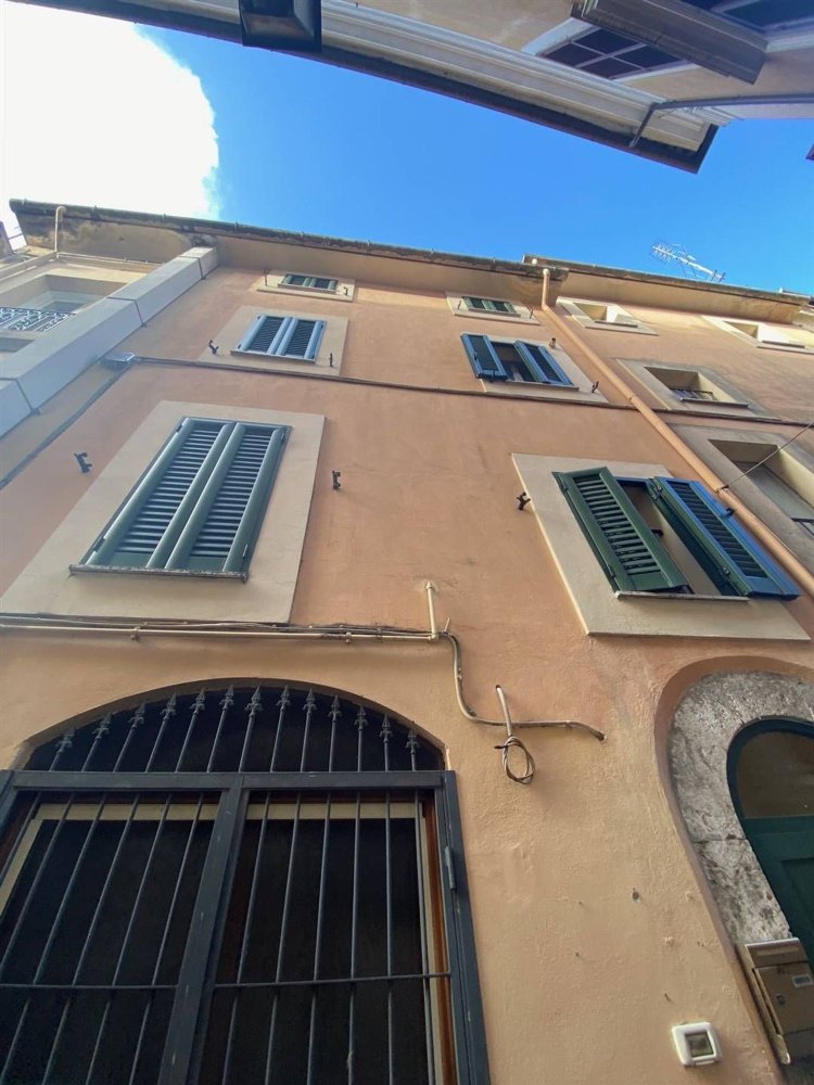 Apartamento de 6 habitaciónes en Isola del Liri, Italy No. 169675