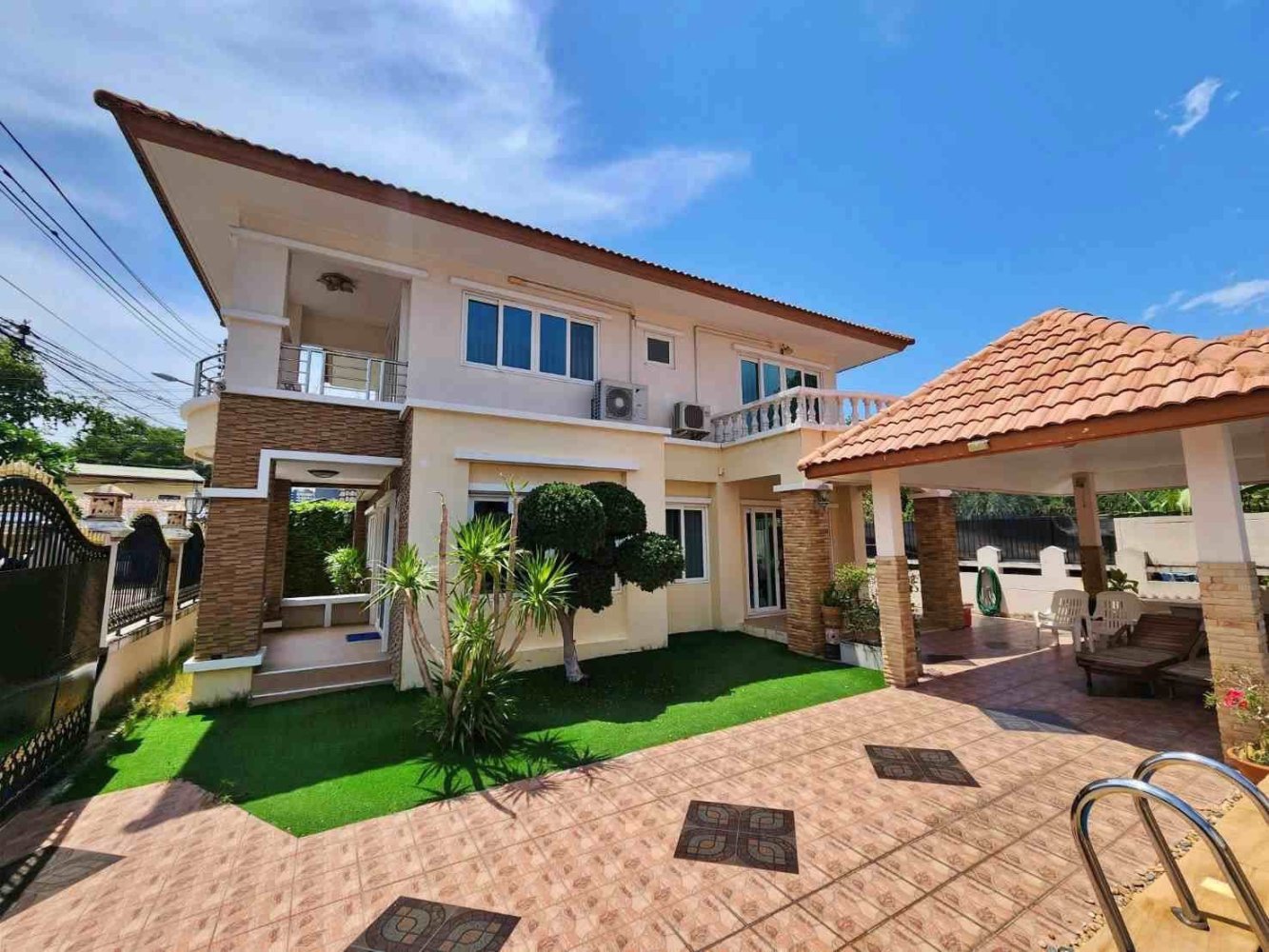 4 bedrooms House for sale in Pattaya, Chonburi, Eastern Thailand, Thailand № 60062
