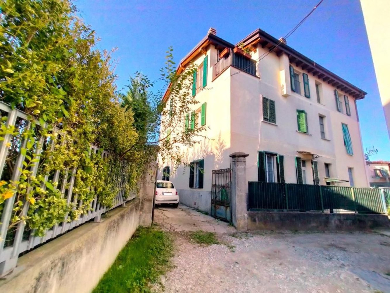 3-salle Appartement à Como, Italy No. 134322