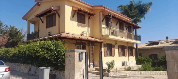 8 rooms Villa in Melilli, Italy No. 351860 5