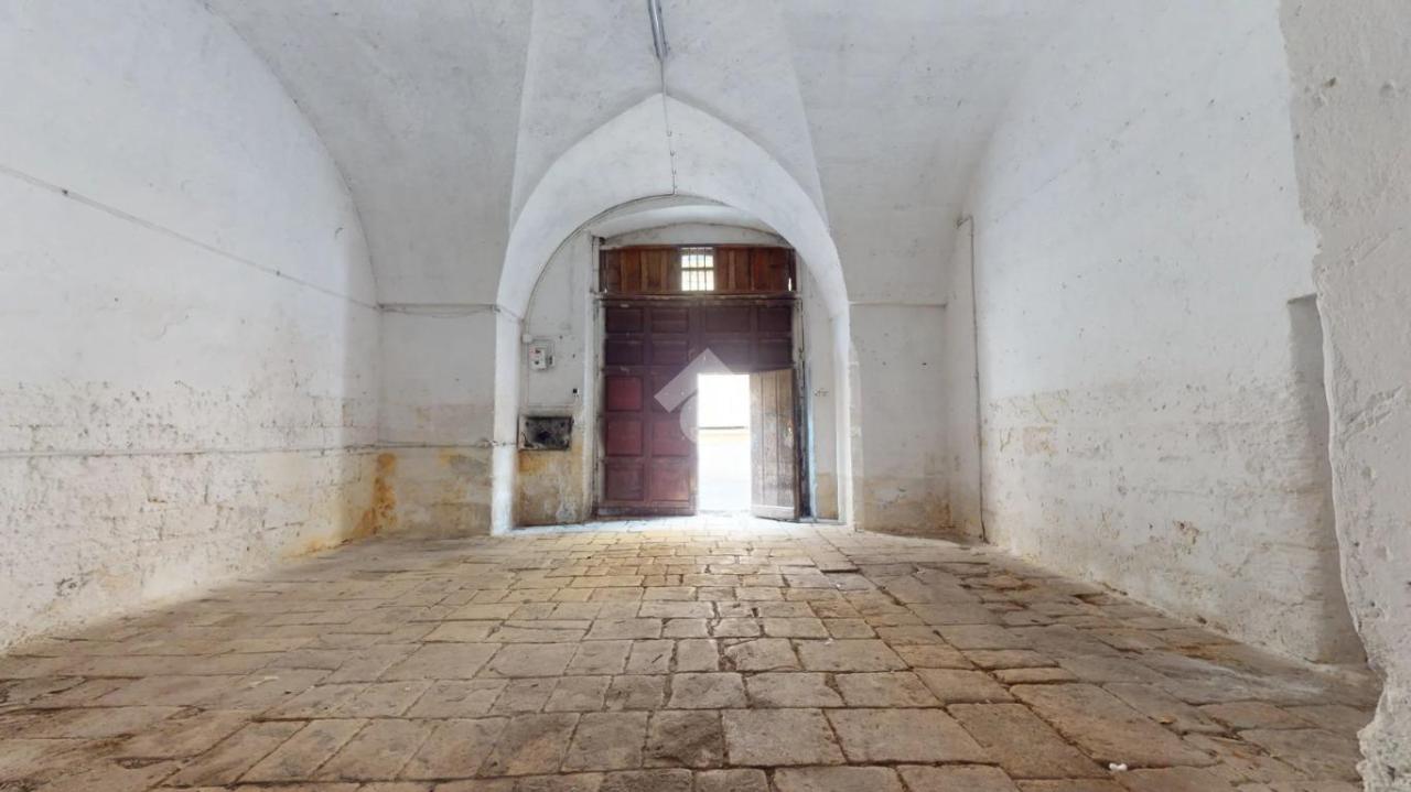 4 rooms House in Francavilla Fontana, Italy No. 22157