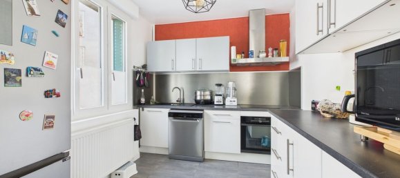 3 bedrooms Apartment in Troyes, France No. 332081 3