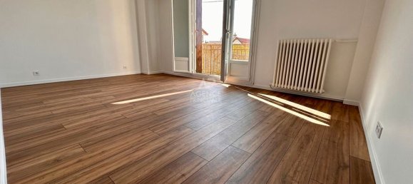 2 bedrooms Apartment in Poissy, France No. 165065 10