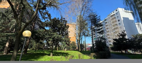 Apartamento de 2 habitaciónes en Corsico, Italy No. 38667 2