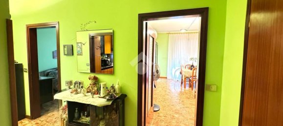 Apartamento de 2 habitaciónes en Corsico, Italy No. 38667 21