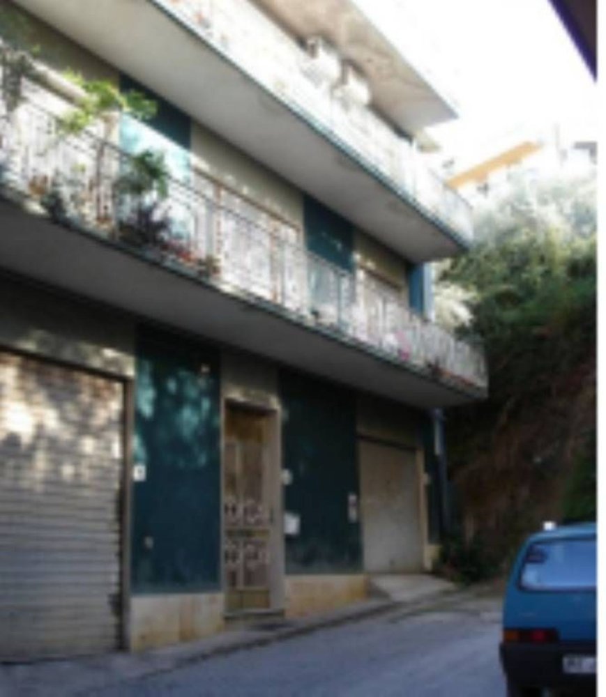 Propiedad comercial en Gioiosa Marea, Italy 185 m² No. 376140