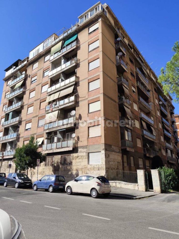 2 bedrooms Apartment in Rome, Italy No. 312854