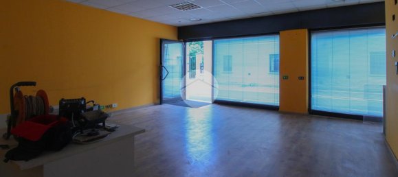 4-salle Propriété commerciale à Vaprio d'Adda, Italy No. 287969 12