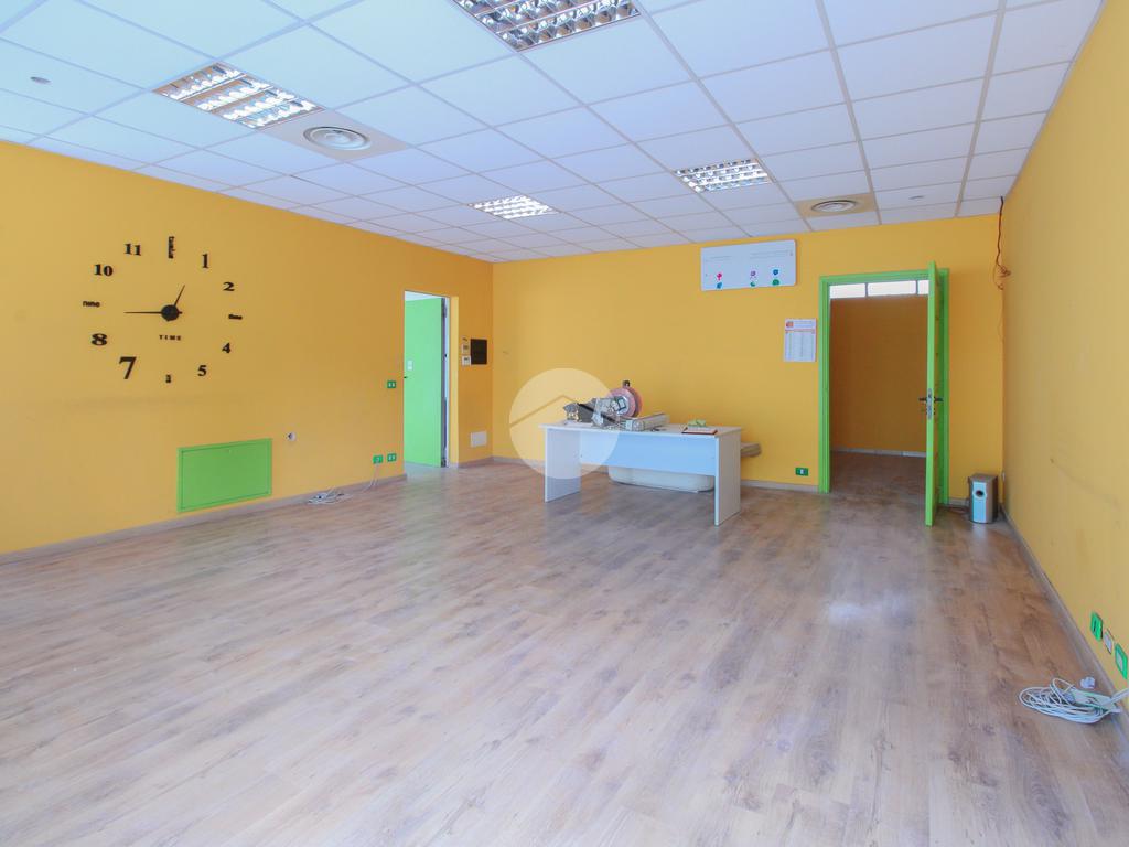 4-salle Propriété commerciale à Vaprio d'Adda, Italy No. 287969