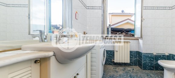 Квартира с 2 спальнями в Рим, Италия № 377770 15