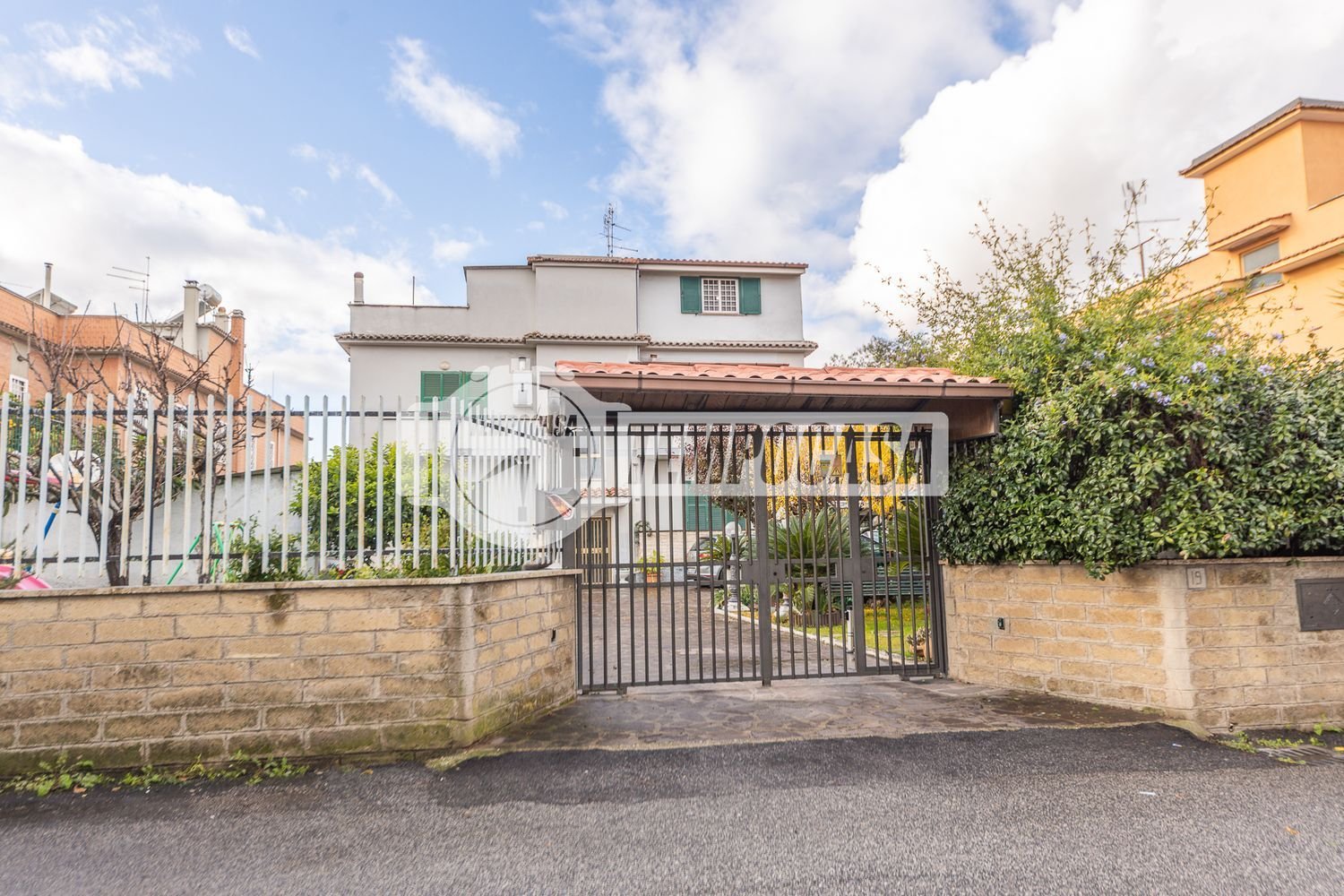 Квартира с 2 спальнями в Рим, Италия № 377770