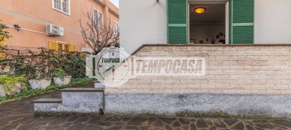 Квартира с 2 спальнями в Рим, Италия № 377770 3