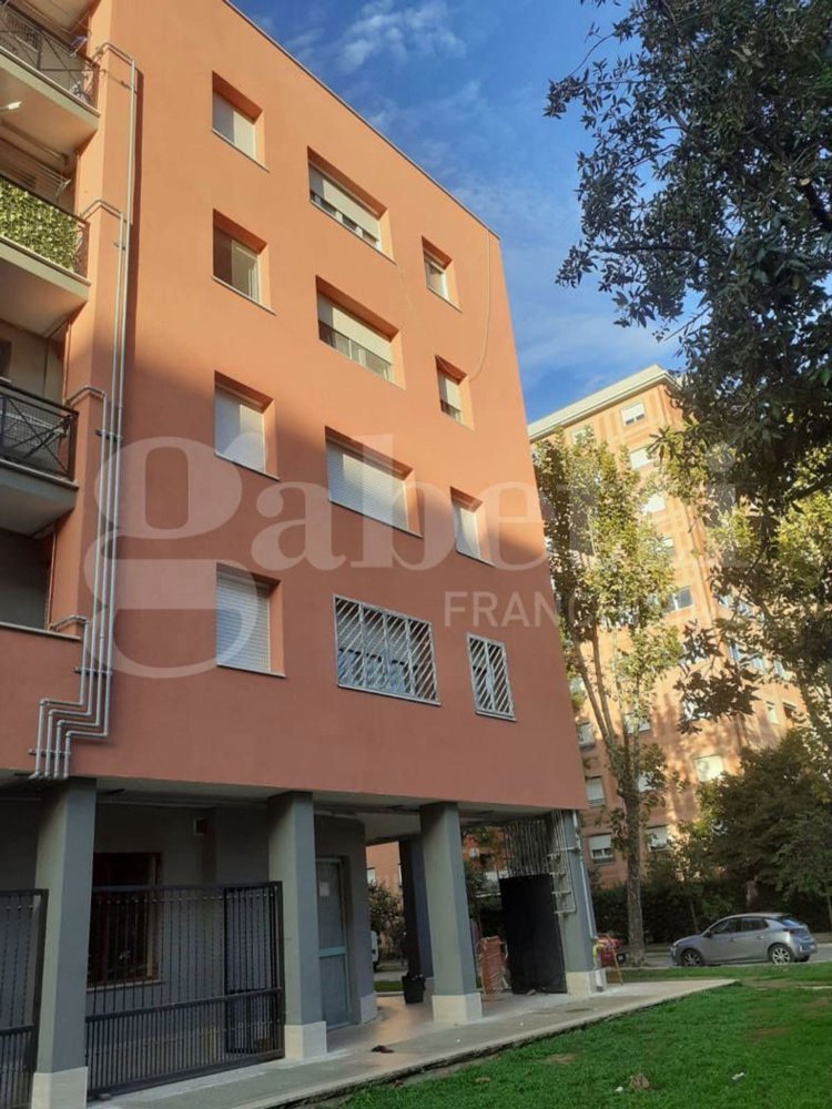 Гараж 16м² в Априлия, Италия № 160248