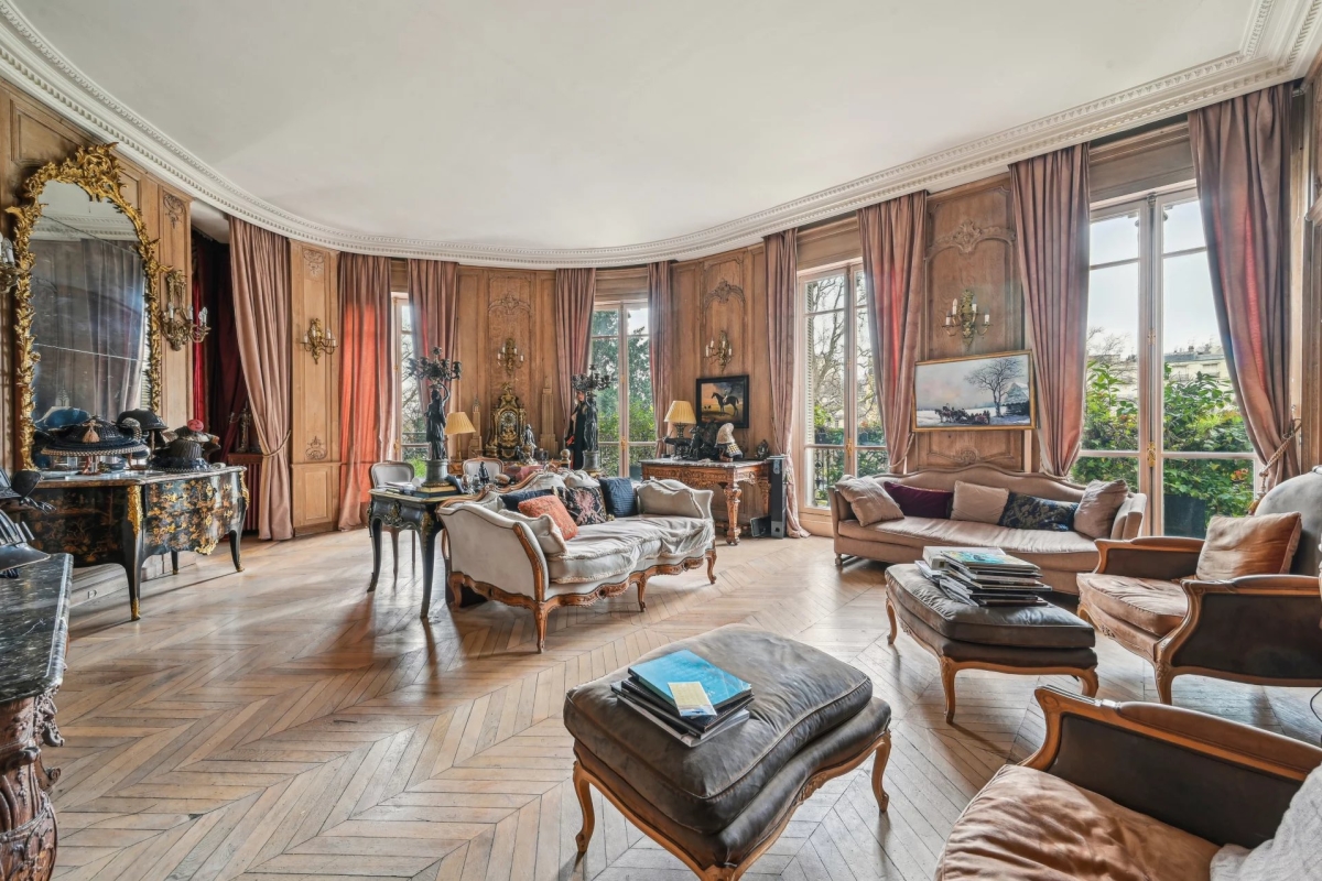 7 rooms Apartment in Paris, France No. 146286