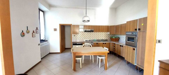 Квартира с 3 спальнями в Лекко, Италия № 286801 15